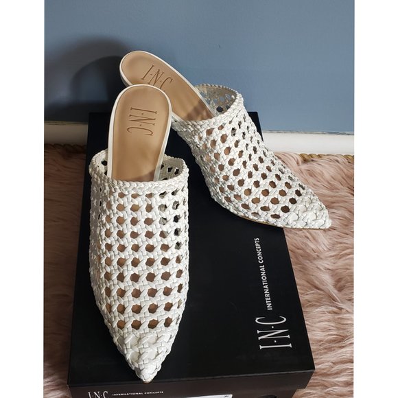 NWB INC CELESTIA LEATHER WHITE MULES - Picture 2 of 5